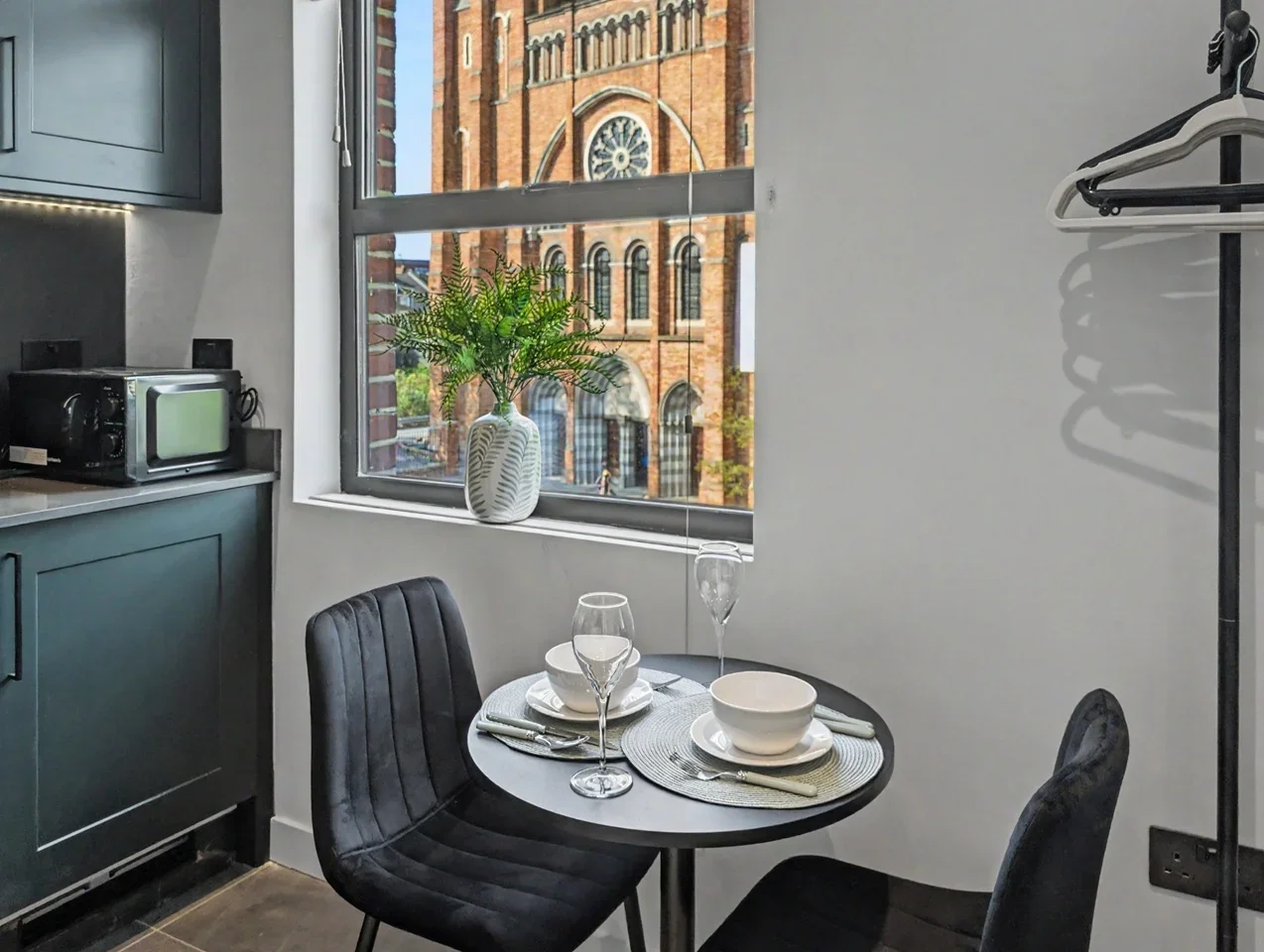 Flat Norfolk Avenue in Greater London