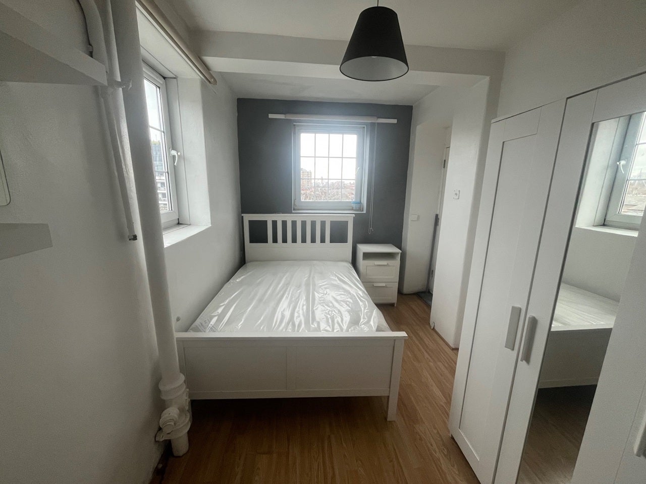 Room Potier Street in Greater London