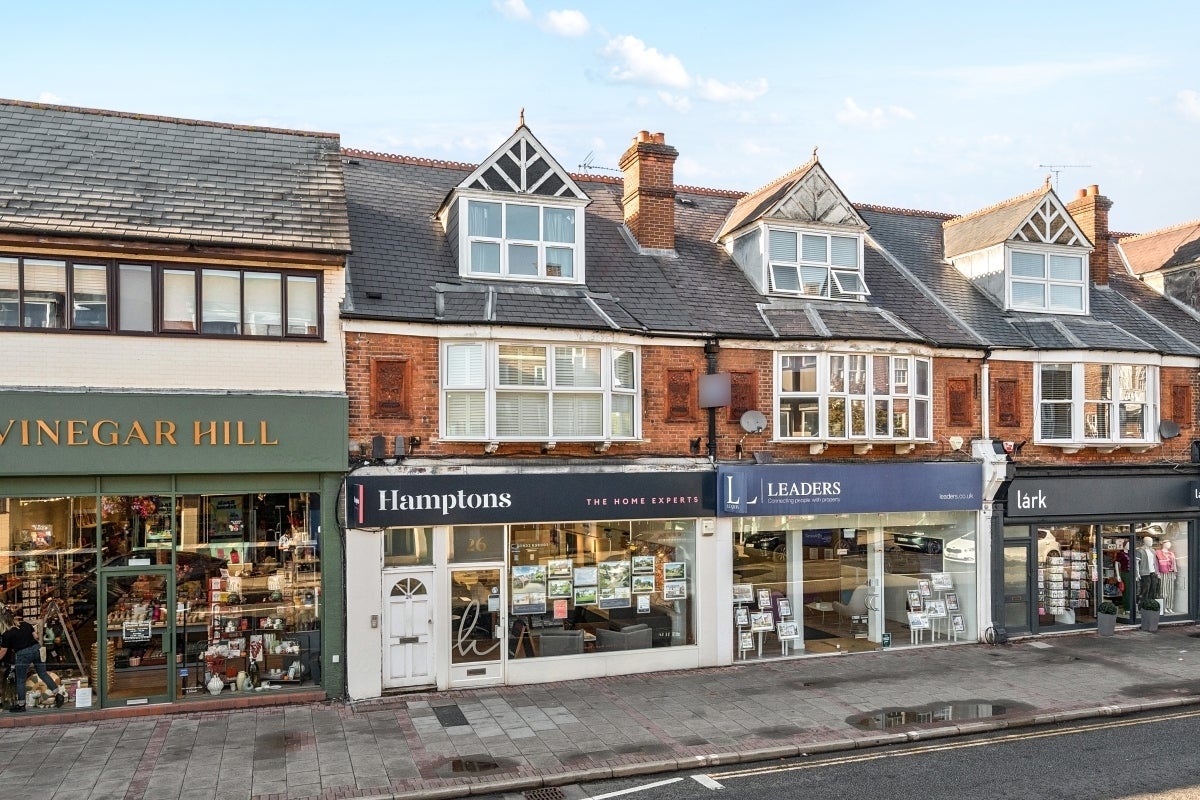 Flat High Street in Elmbridge