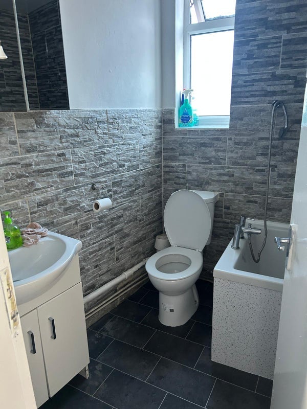 Room Waterloo Road in Sandwell