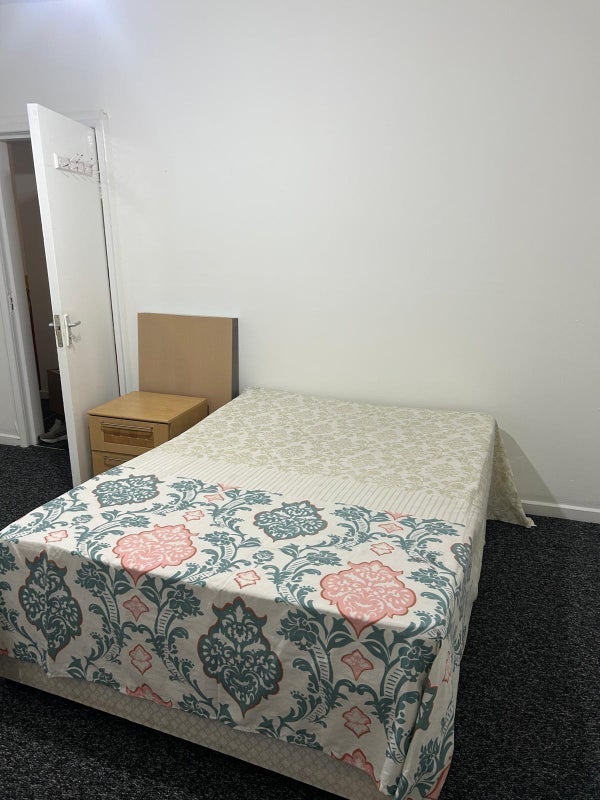 Room Waterloo Road in Sandwell