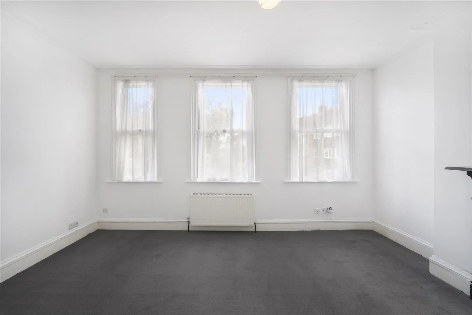 House Forward Drive in Greater London