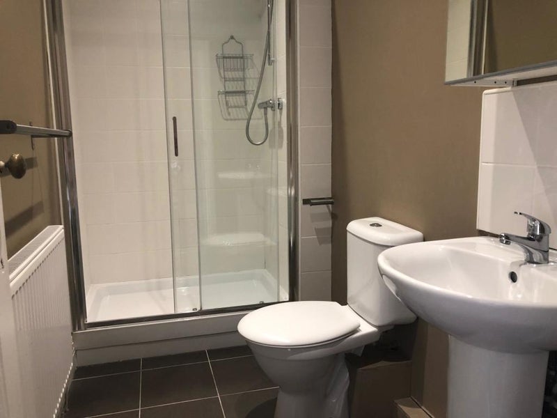 Room Severn Road in Cardiff