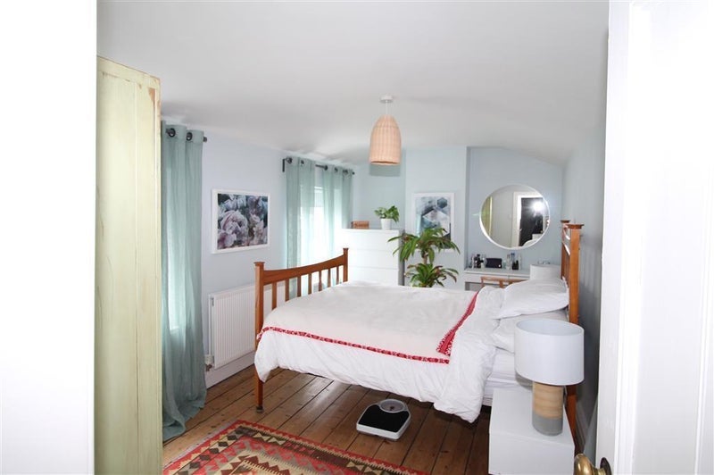 Room Severn Road in Cardiff