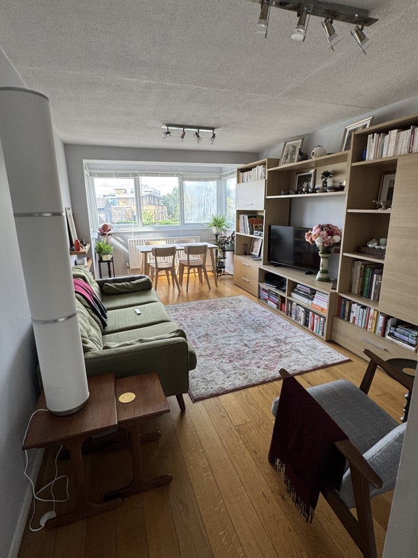 Room Clarence Road in Greater London