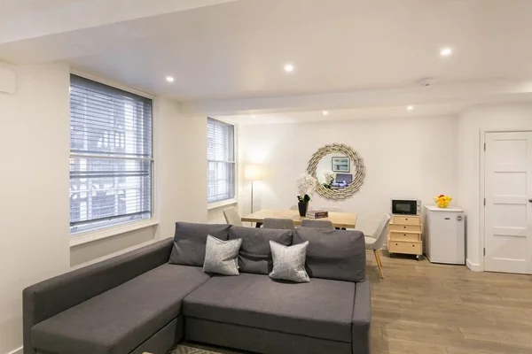 Flat Rathbone Square in City of Westminster