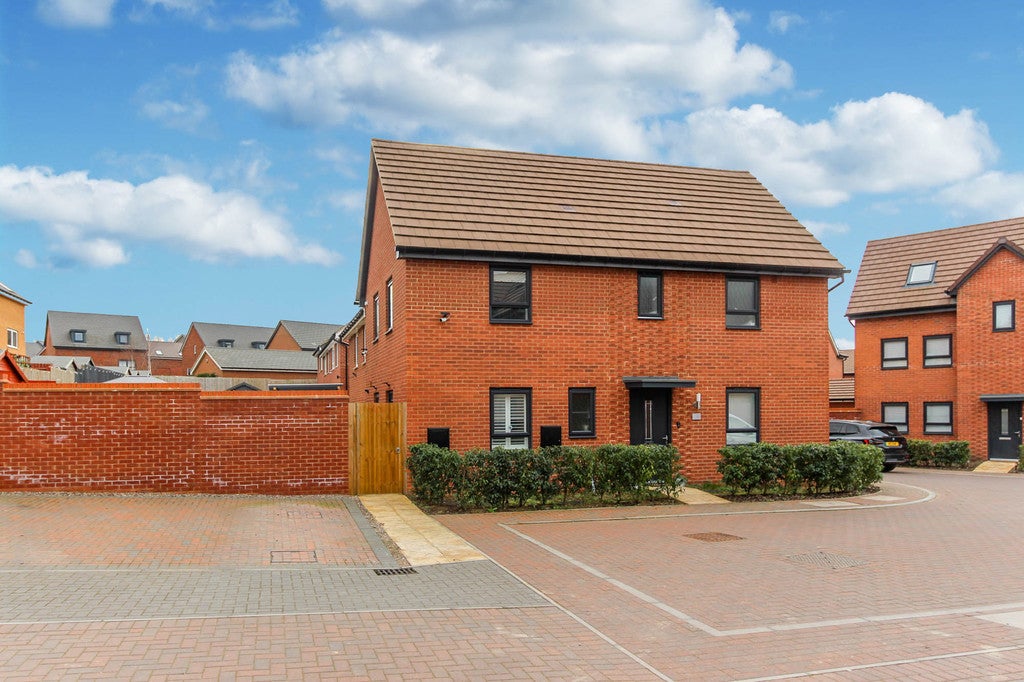 House Pinnels Road in Wellingborough