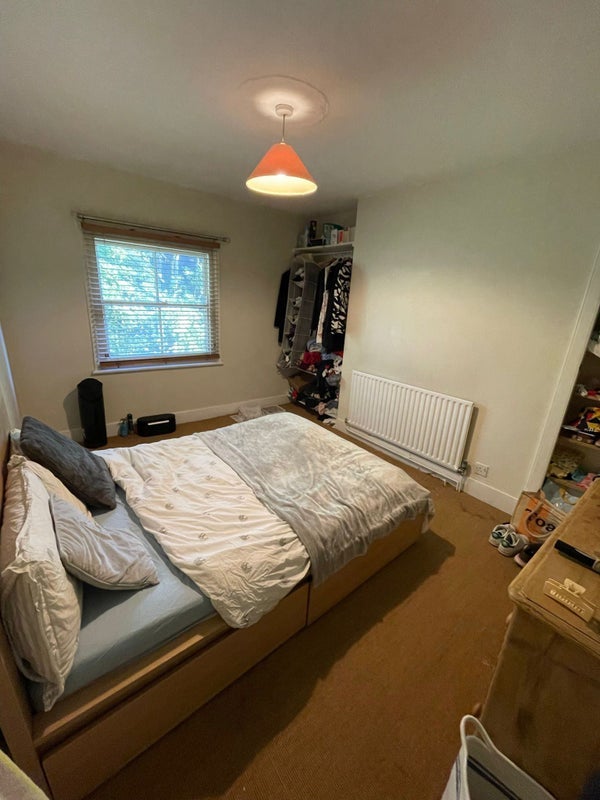 Room Wemyss Road in Greater London