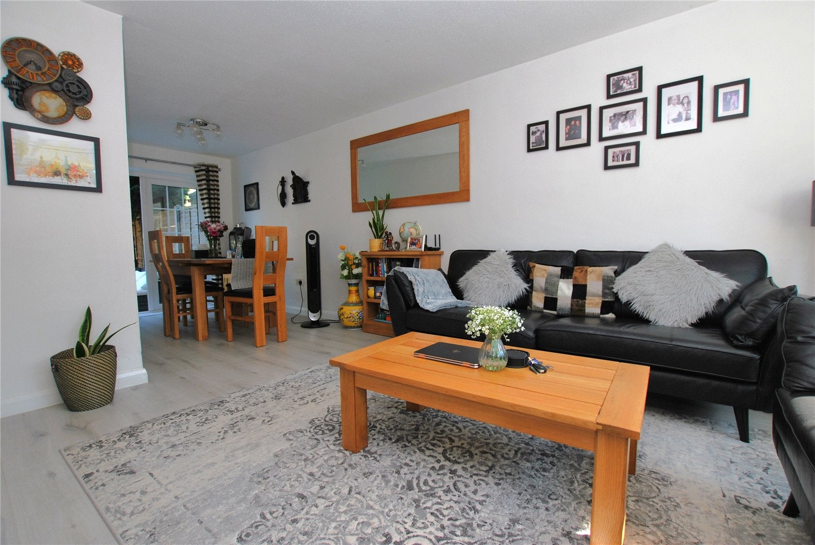 House Ecob Close in Guildford