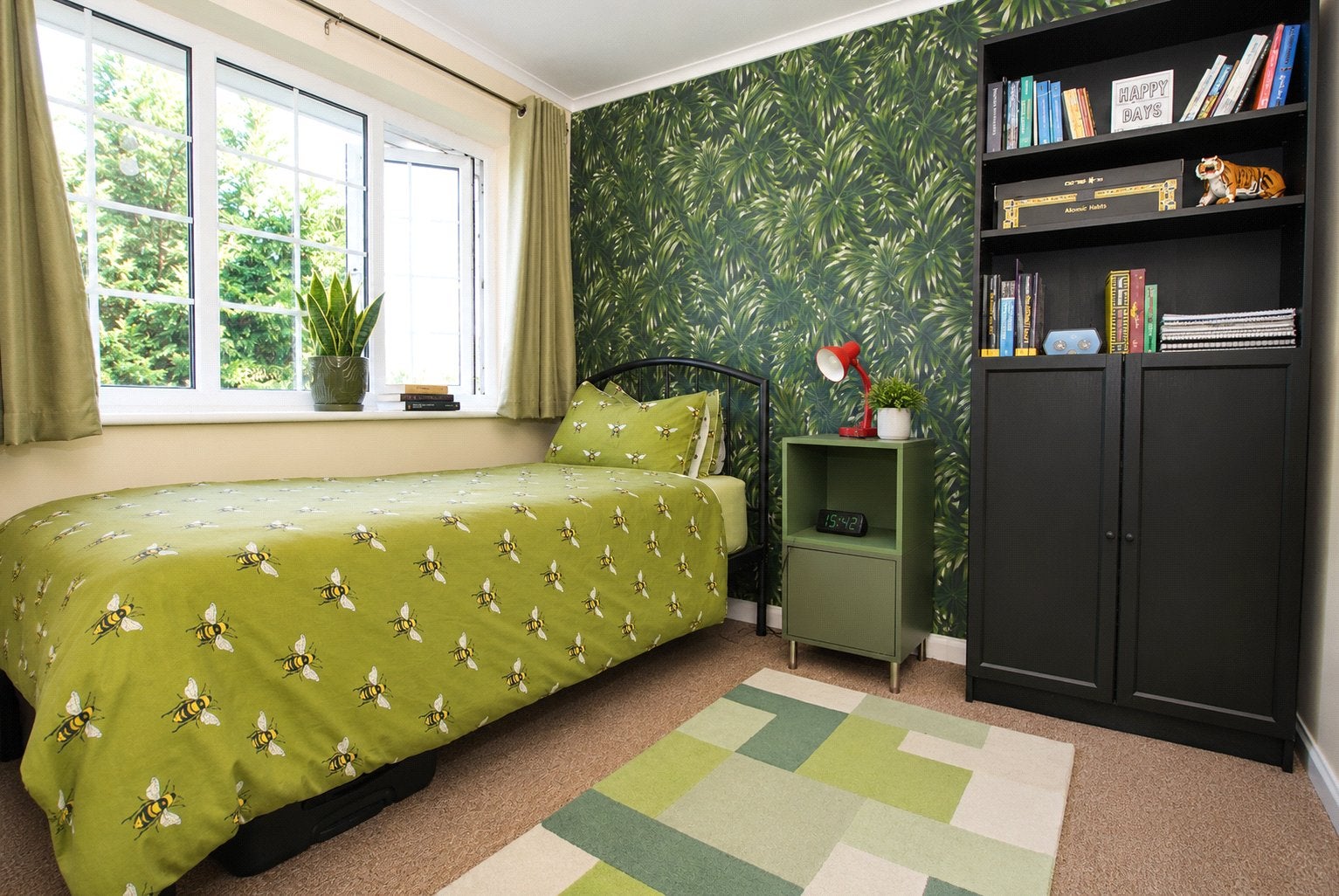 House Ecob Close in Guildford