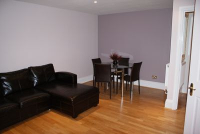 Flat Friern Barnet Road in Greater London