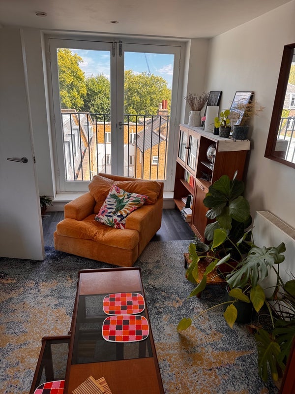 Room Camberwell Road in London