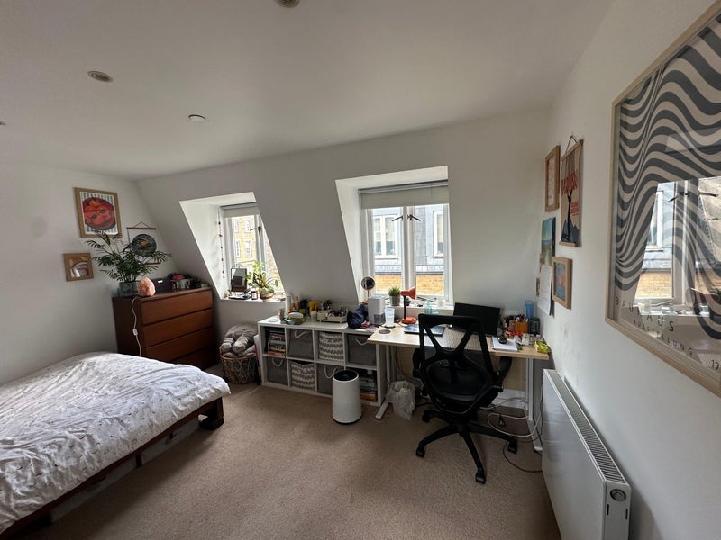 Room Camberwell Road in London