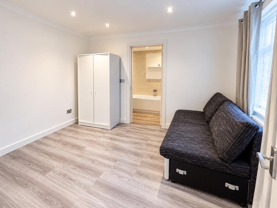 Flat Clarendon Road in Luton