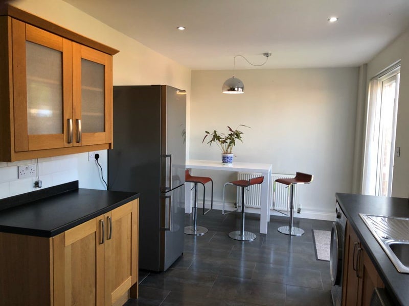 Room Staveley Crescent in Bristol