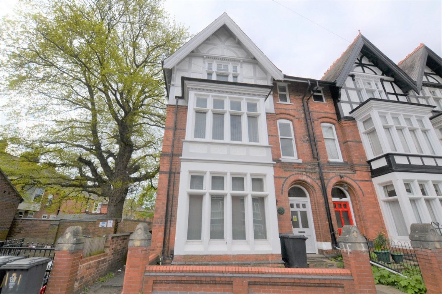 Flat Ashleigh Road in Leicester