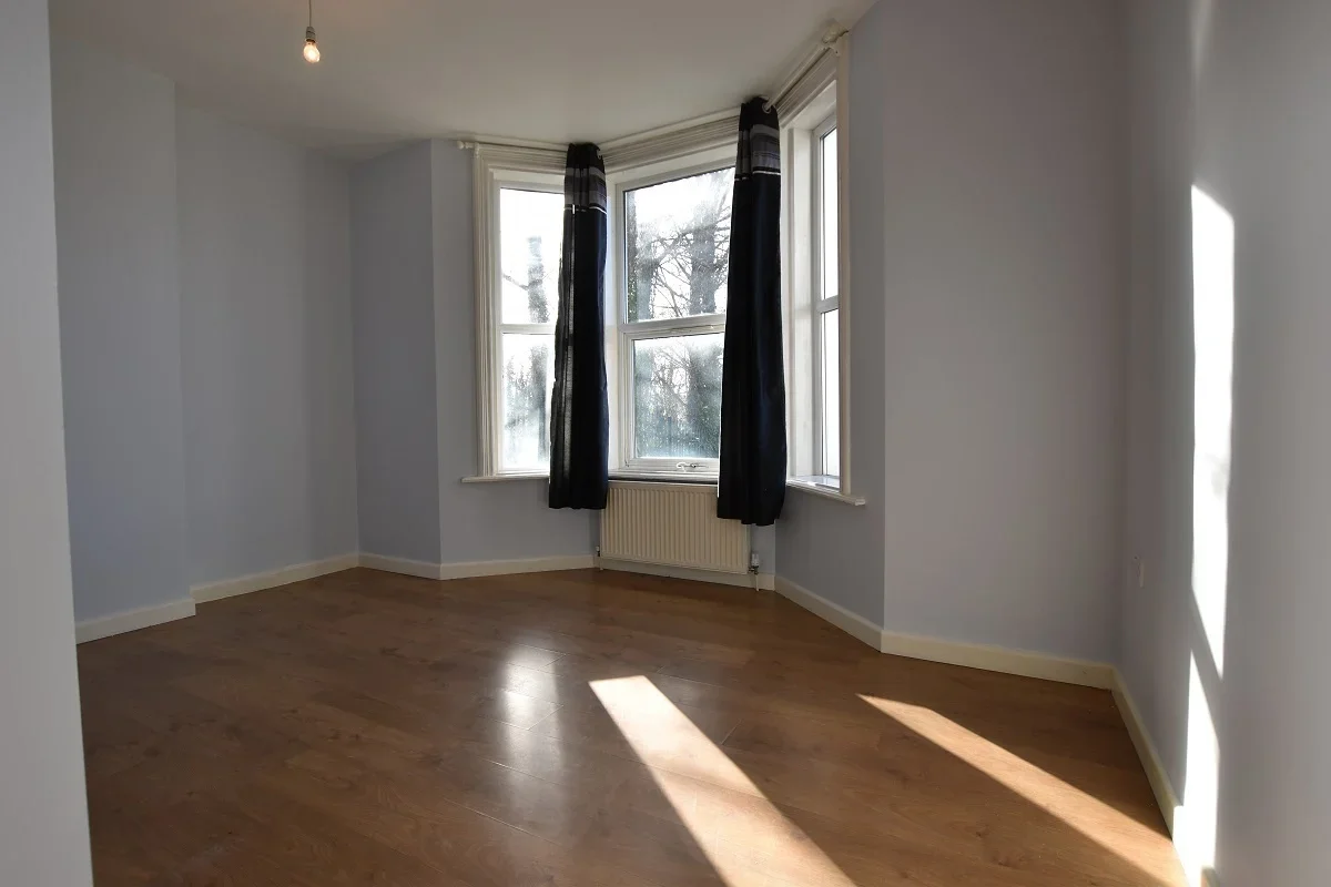 Flat Moulton Rise in Luton