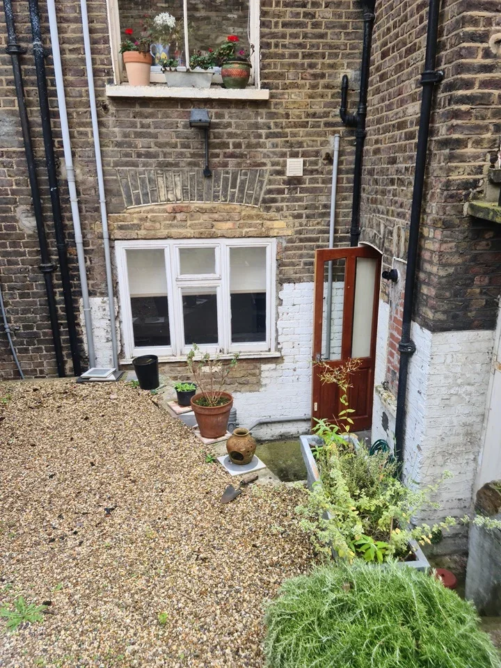 Flat Graham Road in Greater London