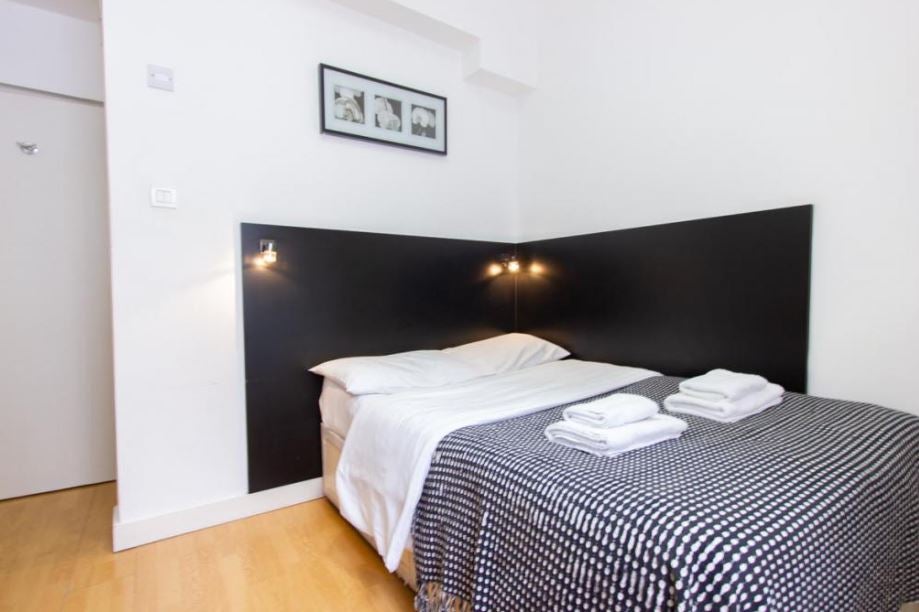 Room North Gower Street in Greater London