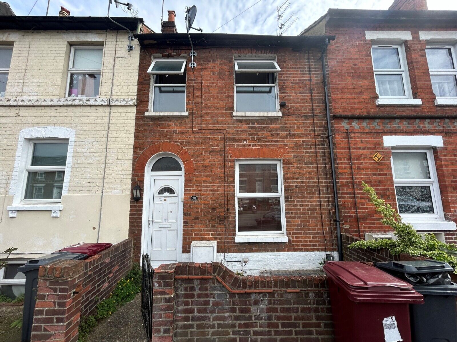 House Bedford Road in Reading