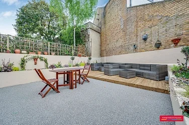 Flat Holland Park Avenue in Greater London