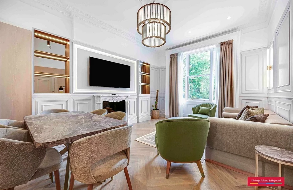 Flat Holland Park Avenue in Greater London