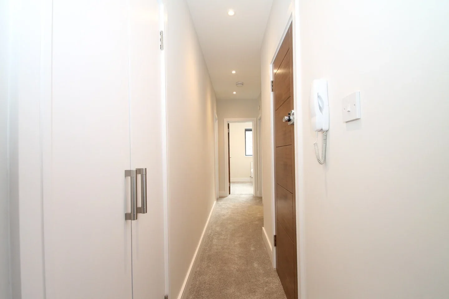 Flat Friern Barnet Lane in Greater London