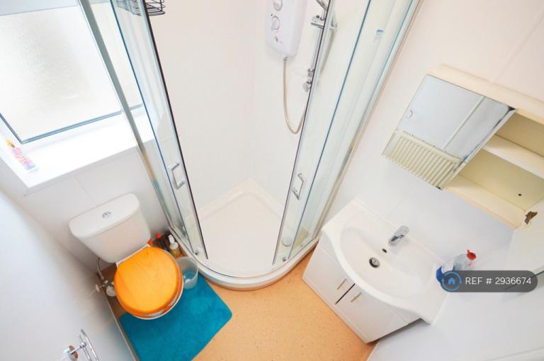 Room Penrose Close in Coventry