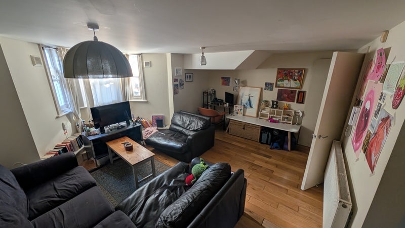 Room Narford Road in Greater London