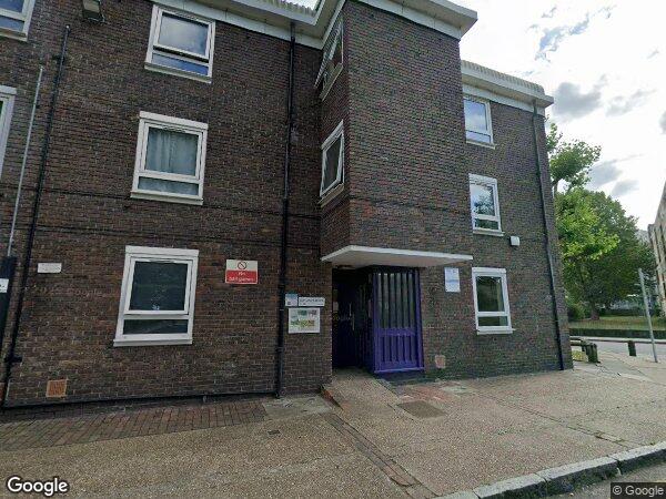 Flat Zetland Street in Greater London