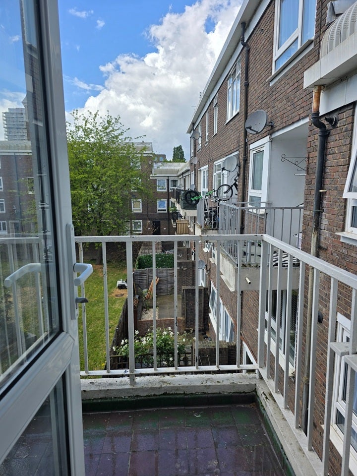 Flat Zetland Street in Greater London