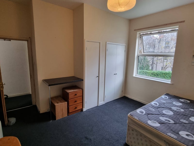 Room Hepburn Road in Bristol