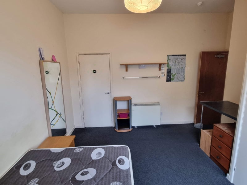 Room Hepburn Road in Bristol