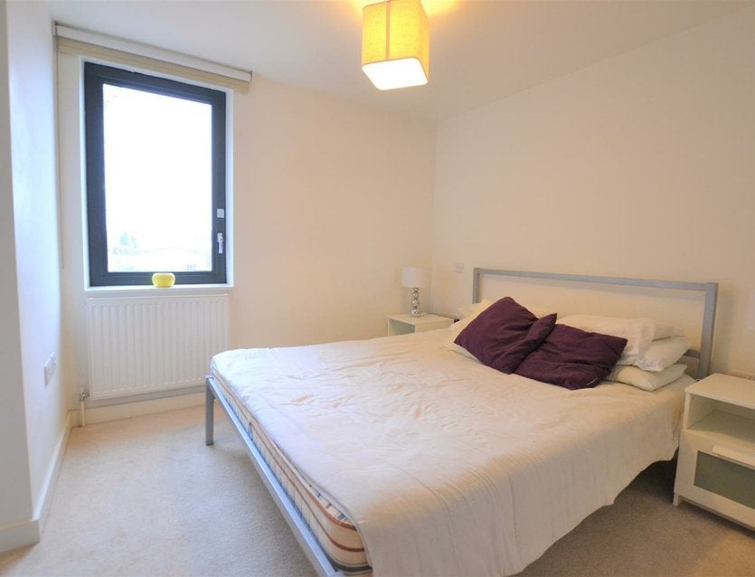 Flat Bentinck Road in Greater London