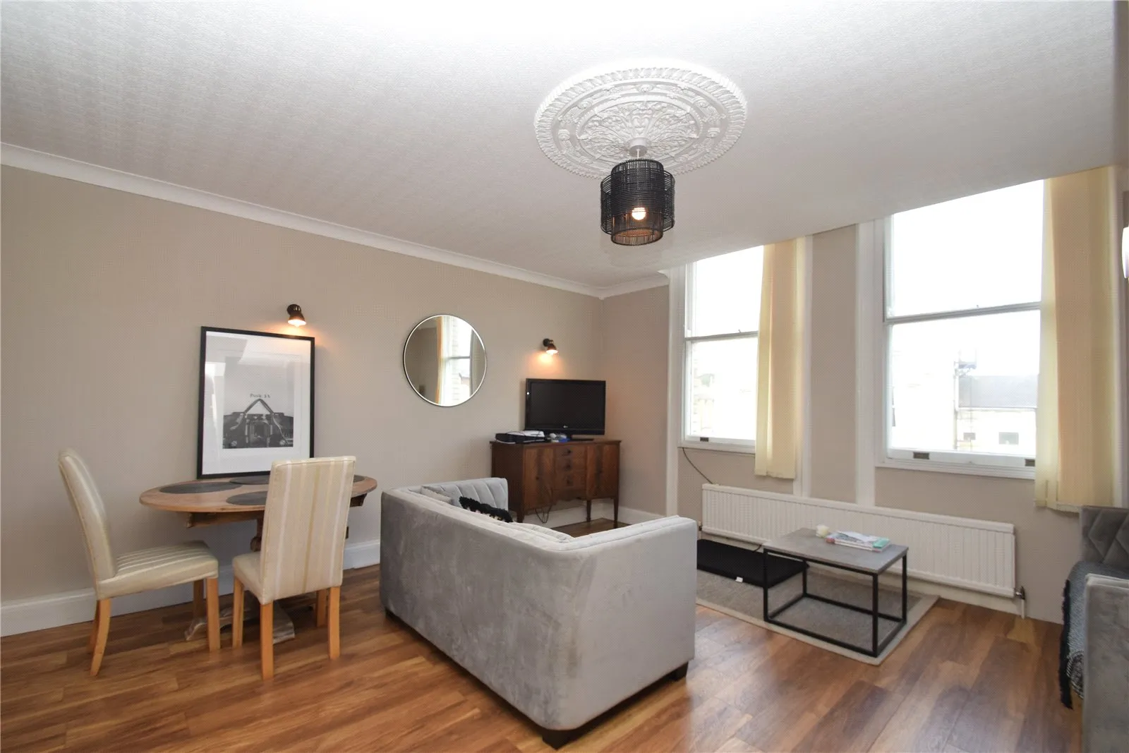 Flat Cromwell Terrace in Scarborough