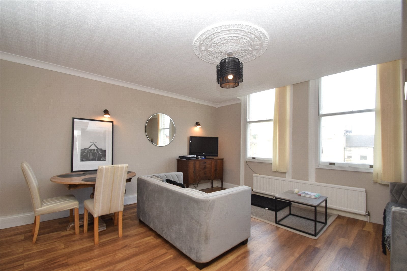 Flat Cromwell Terrace in Scarborough