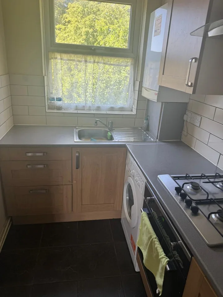 Flat Barnard Gardens in Greater London