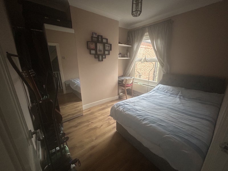 Room Hawarden Road in Greater London