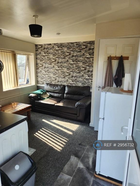 Flat Tyseley Lane in Birmingham