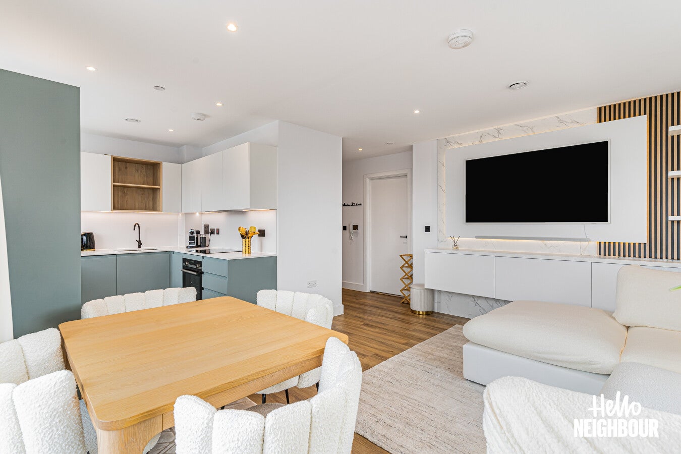 Flat Manor Place in Greater London