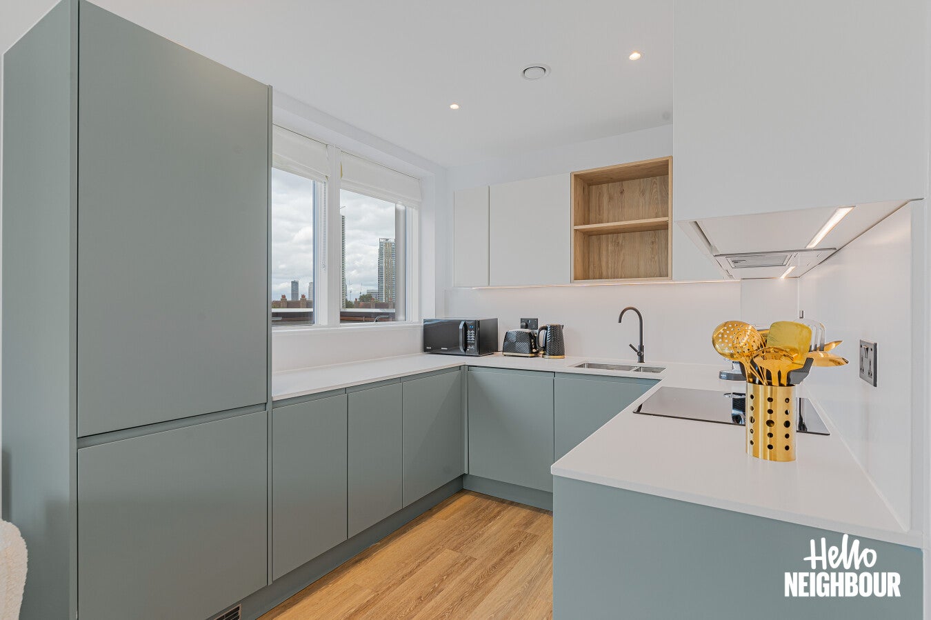 Flat Manor Place in Greater London