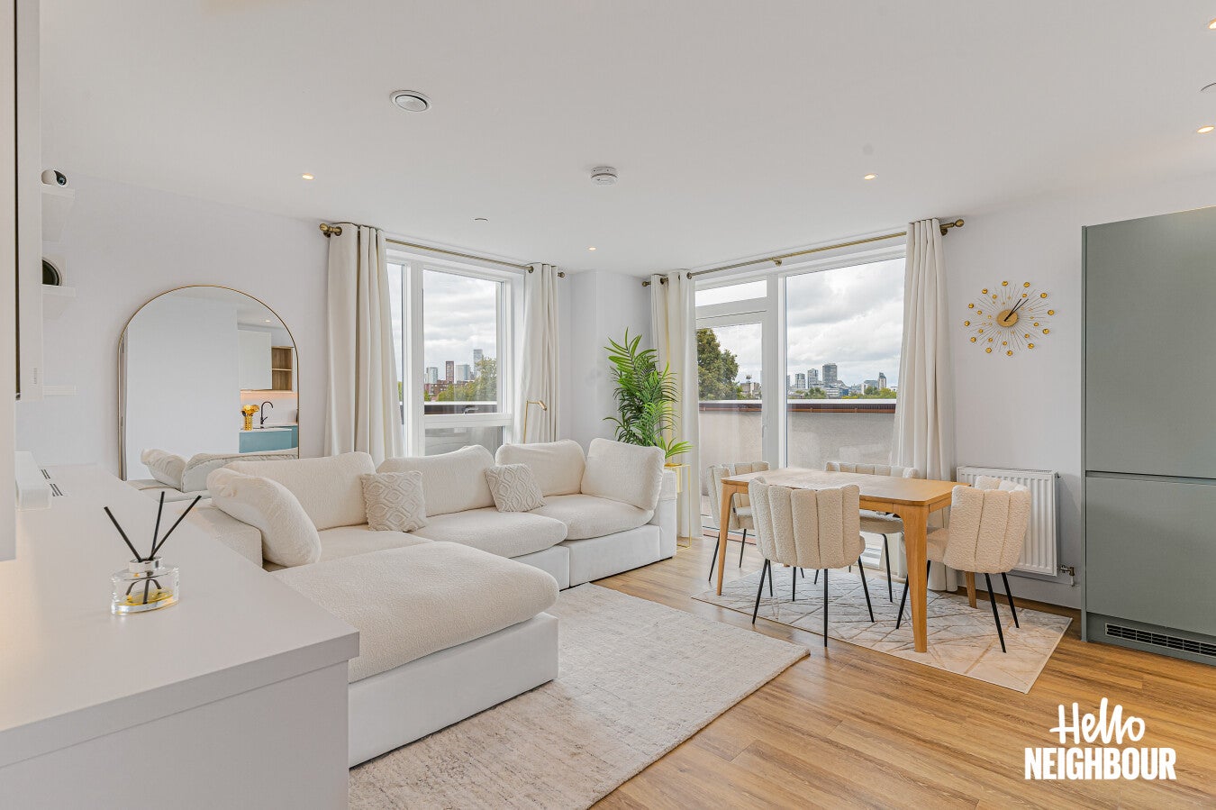 Flat Manor Place in Greater London
