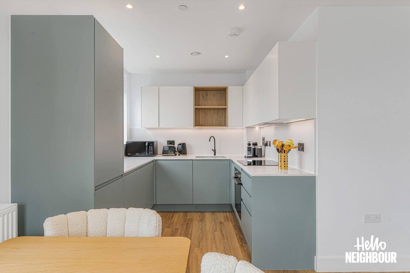 Flat Manor Place in Greater London