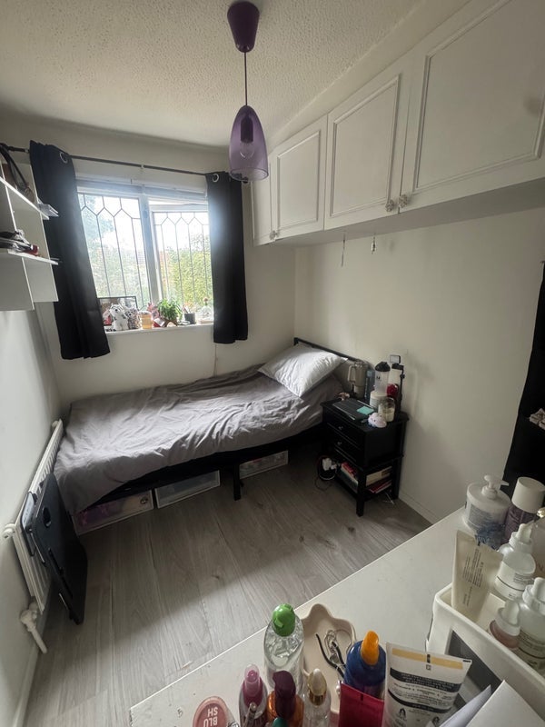 Room Chardwell Close in Greater London