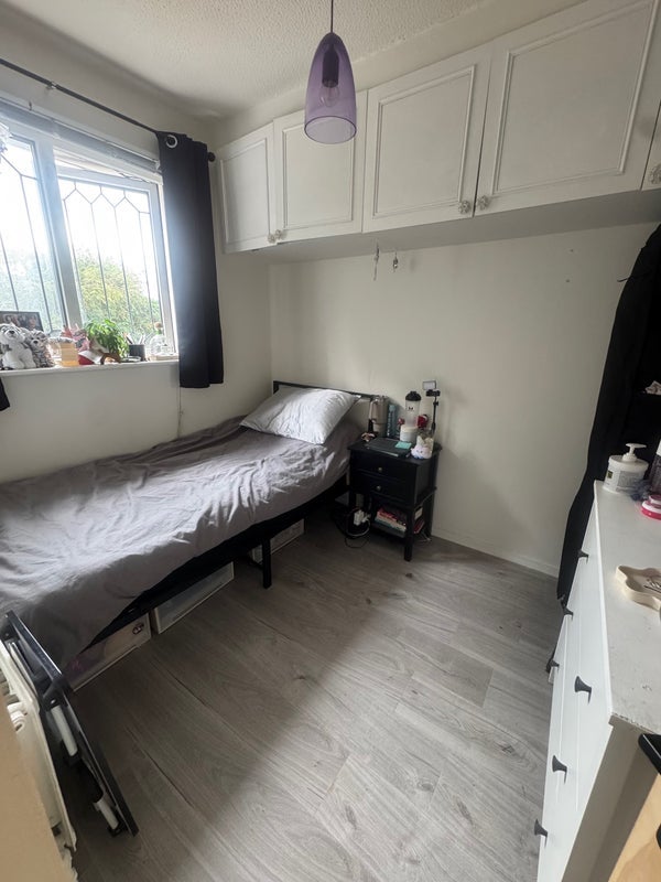 Room Chardwell Close in Greater London