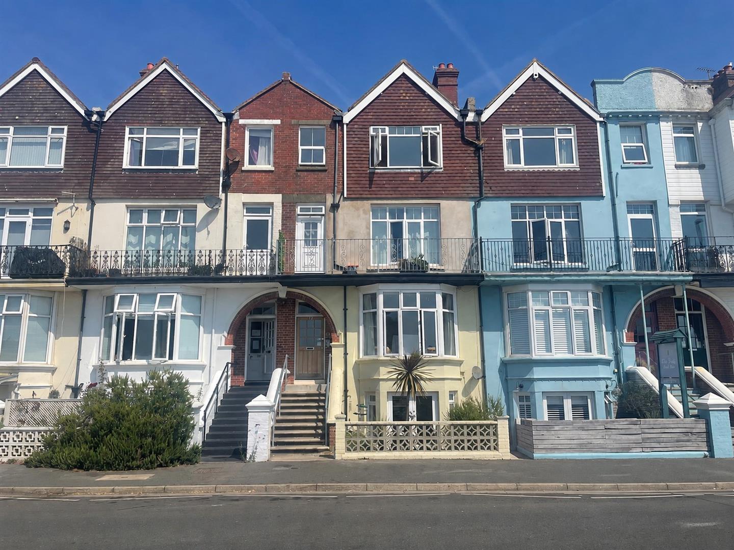 Flat South Terrace in Arun