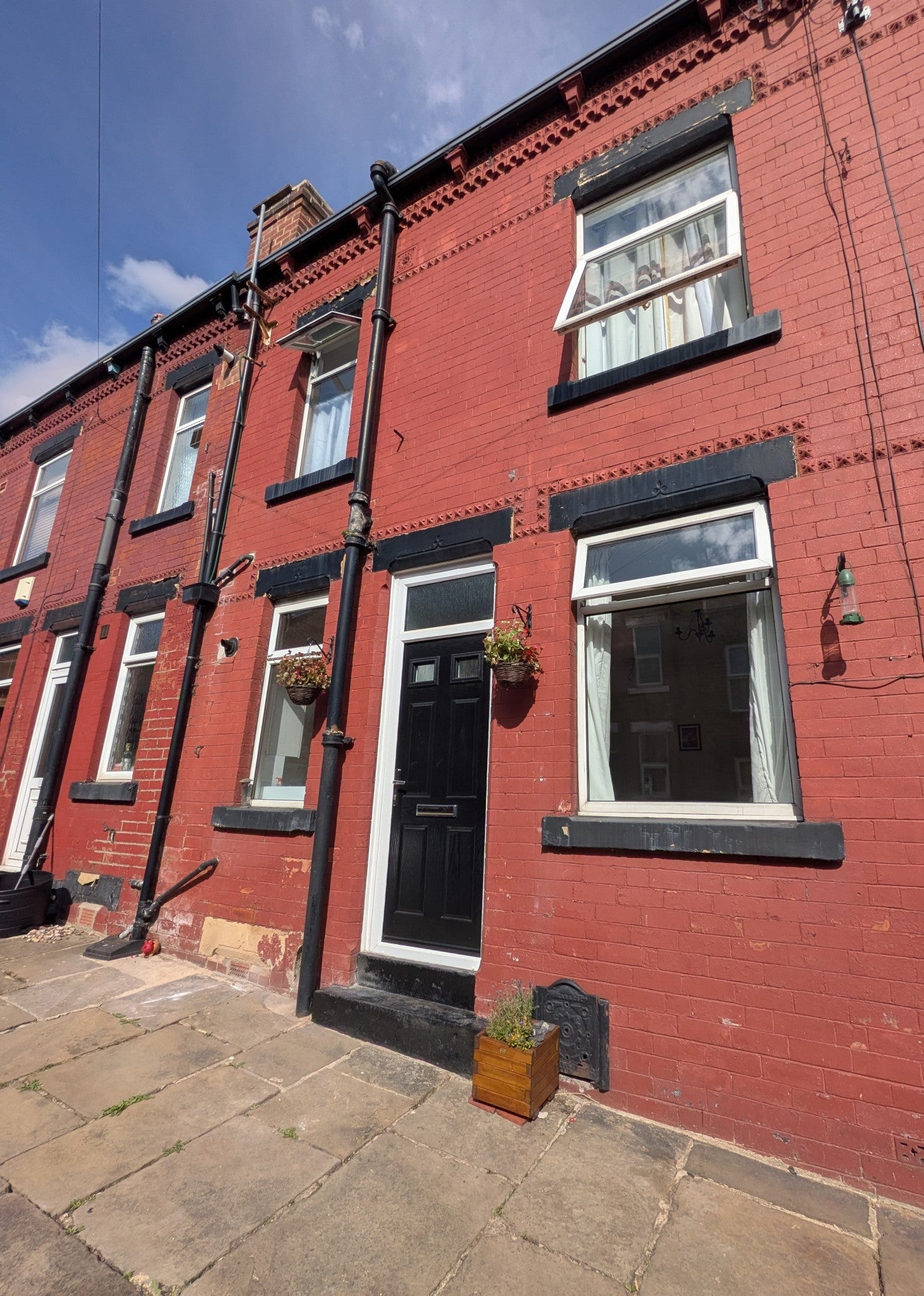 House Vicarage Terrace in Leeds