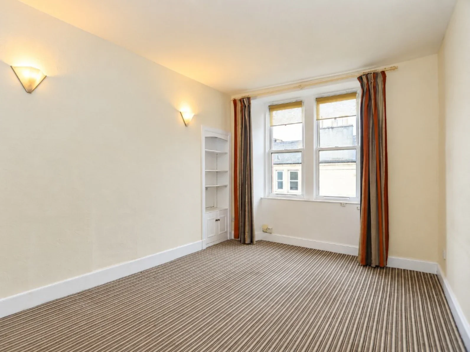 Flat Watson Crescent in City of Edinburgh