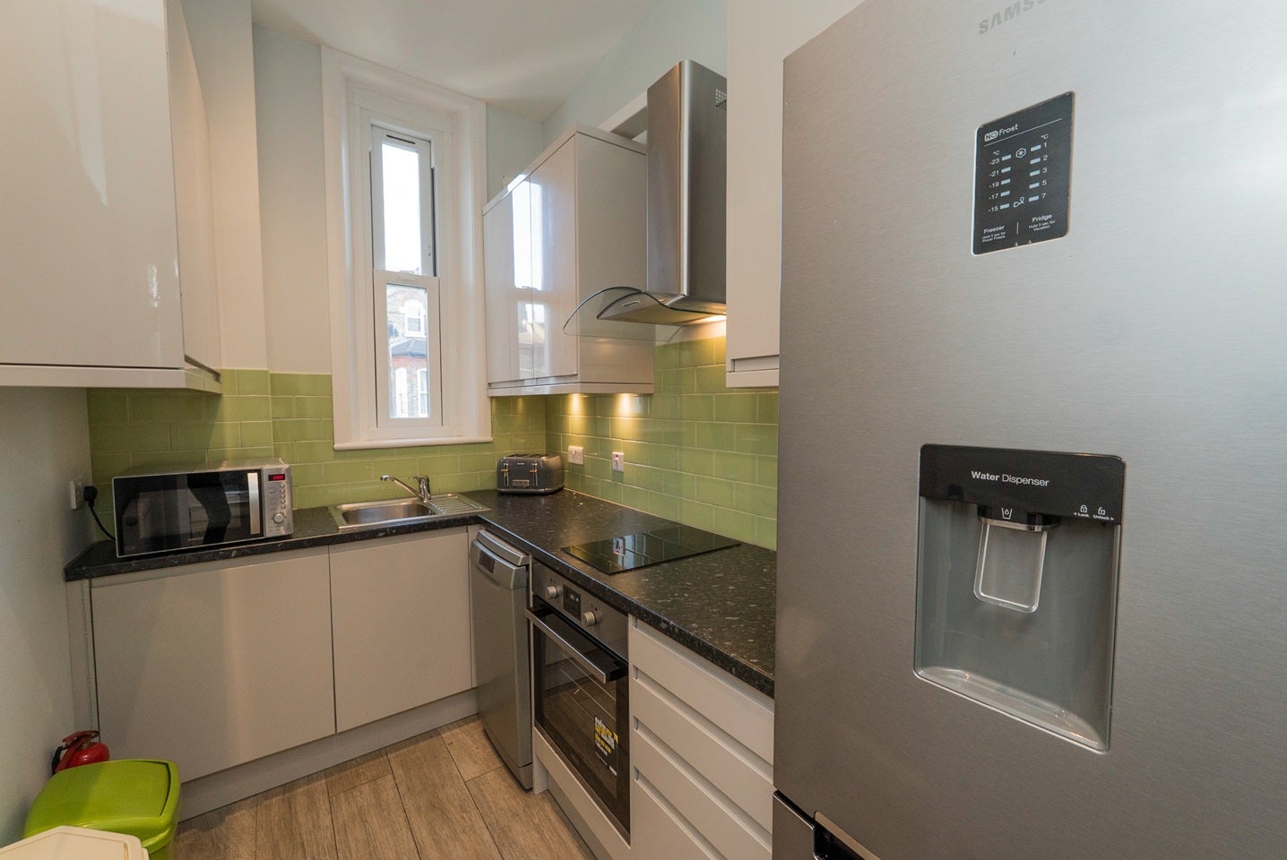 Room Woodland Road in Greater London