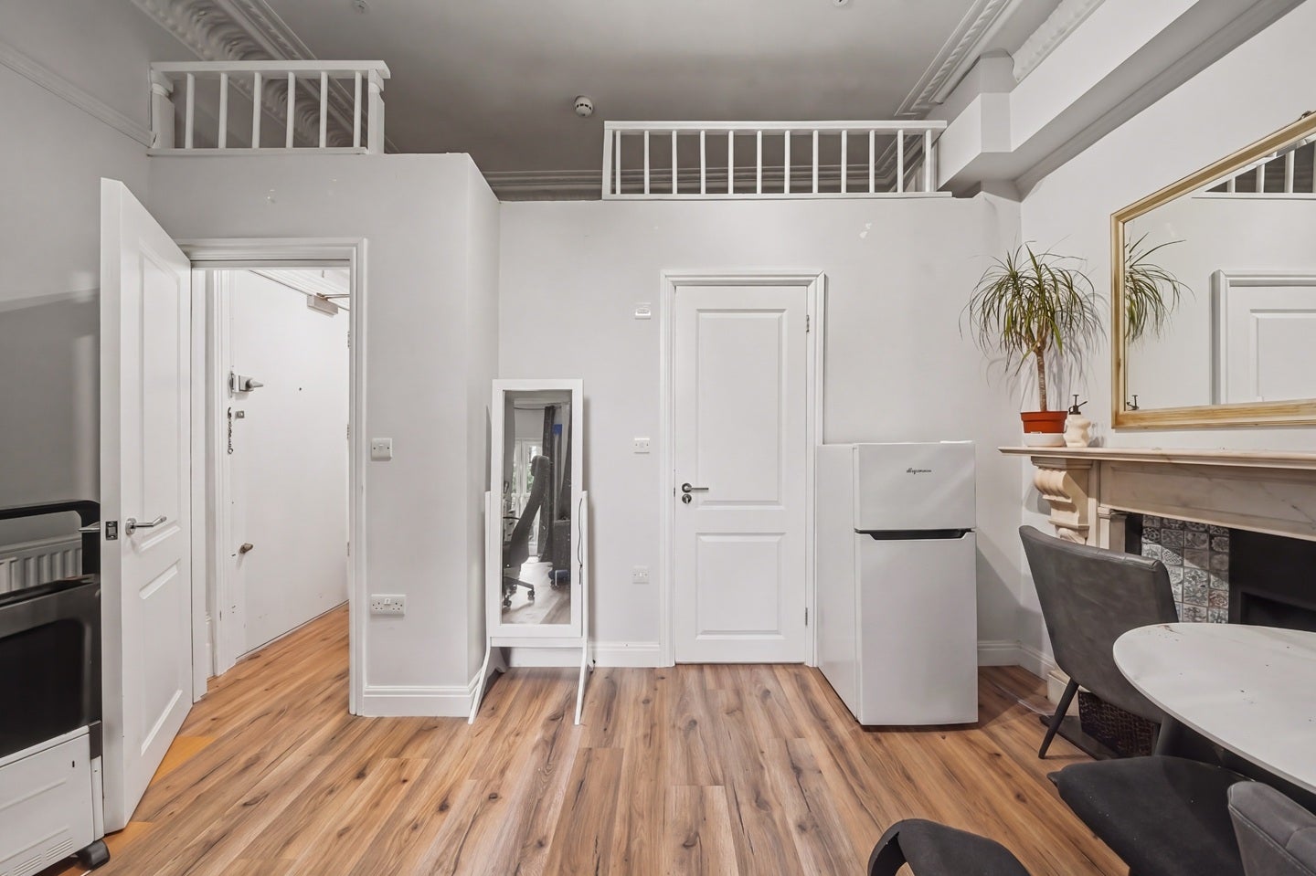 Flat Lexham Gardens in Greater London